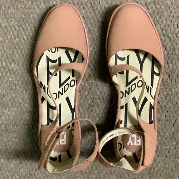 NWOT Fly London maryjane/ankle strap shoes - Picture 1 of 3